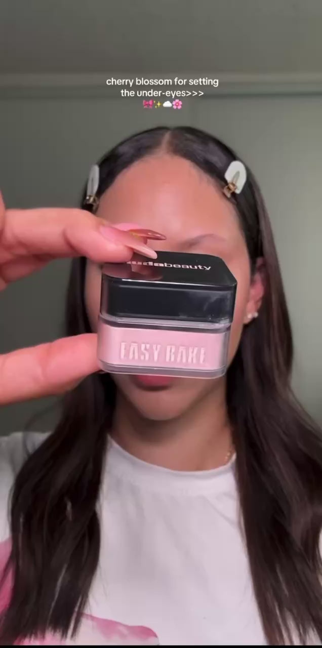 HUDA BEAUTY:  Mini Easy Bake Loose Baking & Setting Powder