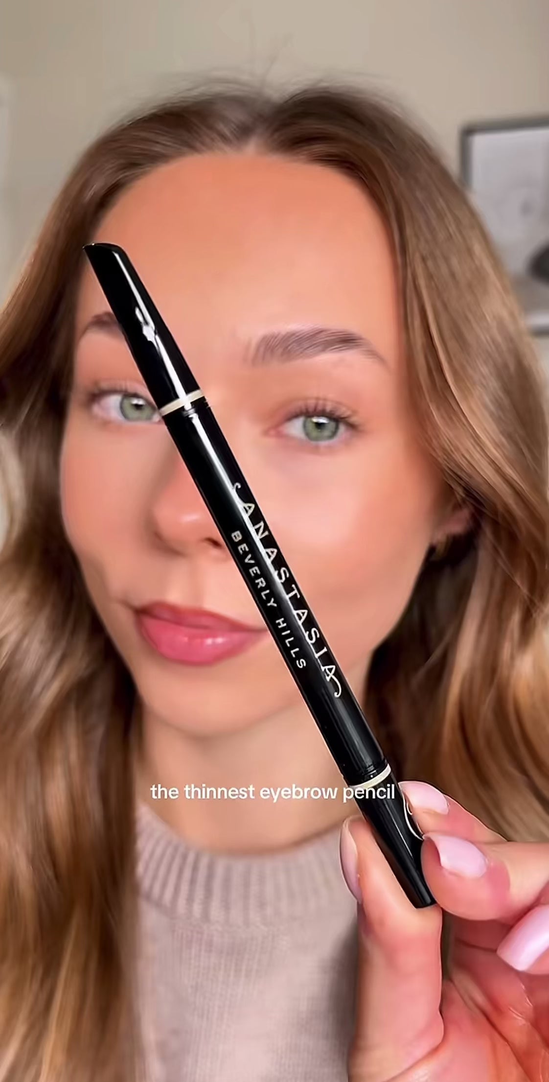 Anastasia Beverly Hills: Brow Definer 3-in-1 Easy Define, Fill, & Detail Eyebrow Pencil. Medium Brown
